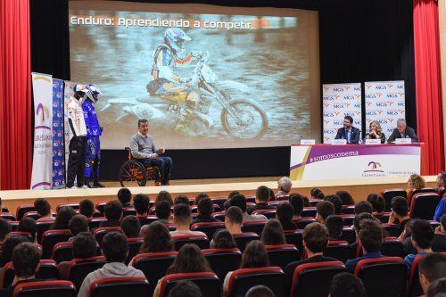 Fundación MGS lleva a los estudiantes de Gijón su espíritu de superación