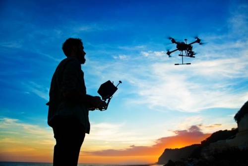 Cinco consejos para hacer volar drones de forma legal