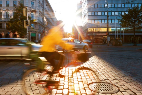 Menos del 40% de los conductores que adelanta a un ciclista en ciudad recuerda haberlo visto