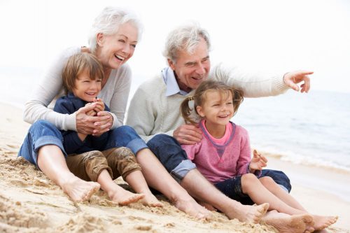 Sanitas ayuda a los mayores a volver a la rutina tras las vacaciones.