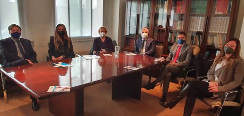 El Colegio de Asturias y Santalucía firman su colaboración. Noticias de seguros