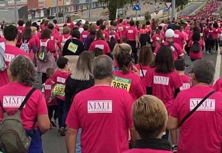 Mutua MMT Seguros y la AECC vuelven a llenar las calles de Zamora de color rosa en su lucha contra el cáncer.