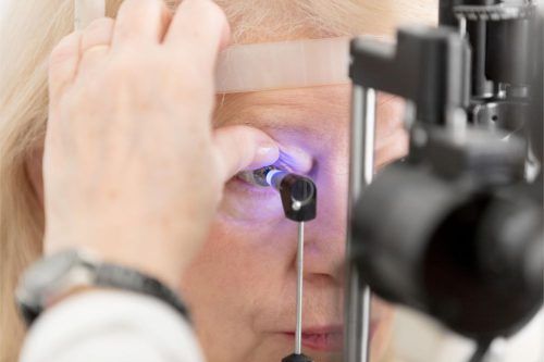 Un tercio de los pacientes con glaucoma no tiene presión intraocular elevada.