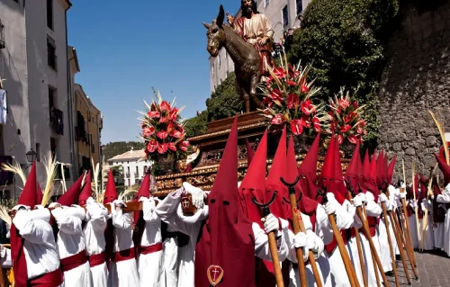 Mapfre promociona los seguros de accidentes de las procesiones de Semana Santa.