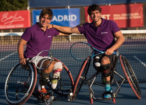 Solunion renueva con Daniel Caverzaschi y Martín de la Puente, tenistas del top 10 de la Federación Internacional de Tenis en silla.