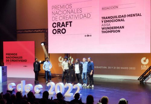 El director de Publicidad de ASISA, Carlos Eiroa, y el equipo de Wunderman Thomson, recogieron el Premio Nacional de Creatividad en la gala celebrada en el Kursaal de San Sebastián.