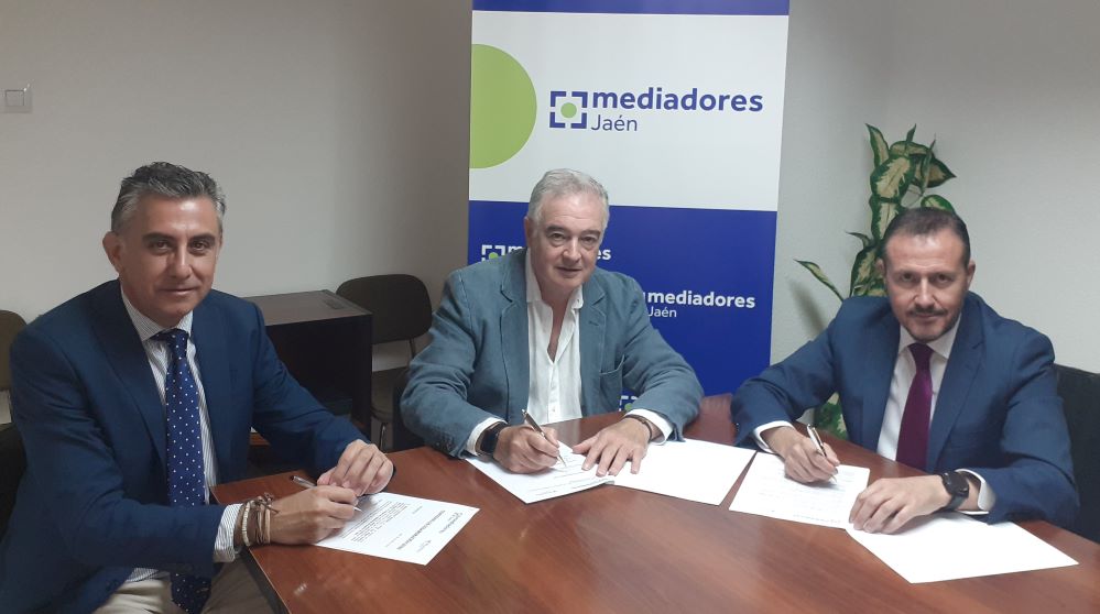 Plus Ultra Seguros renueva su acuerdo de colaboración con el Colegio de mediadores de Jaén para potenciar la mediación en la provincia.