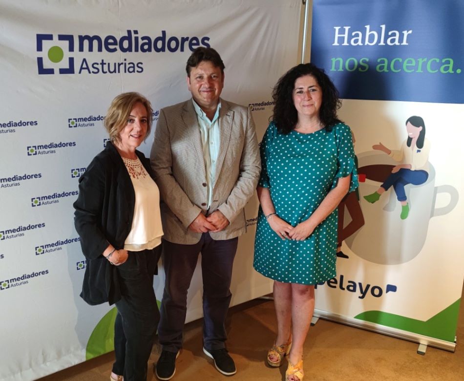 El Colegio de Asturias refuerza su colaboración con Pelayo.