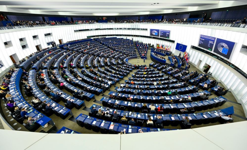 Los mediadores quedan fuera del reglamento DORA tras la aprobación definitiva del parlamento europeo.
