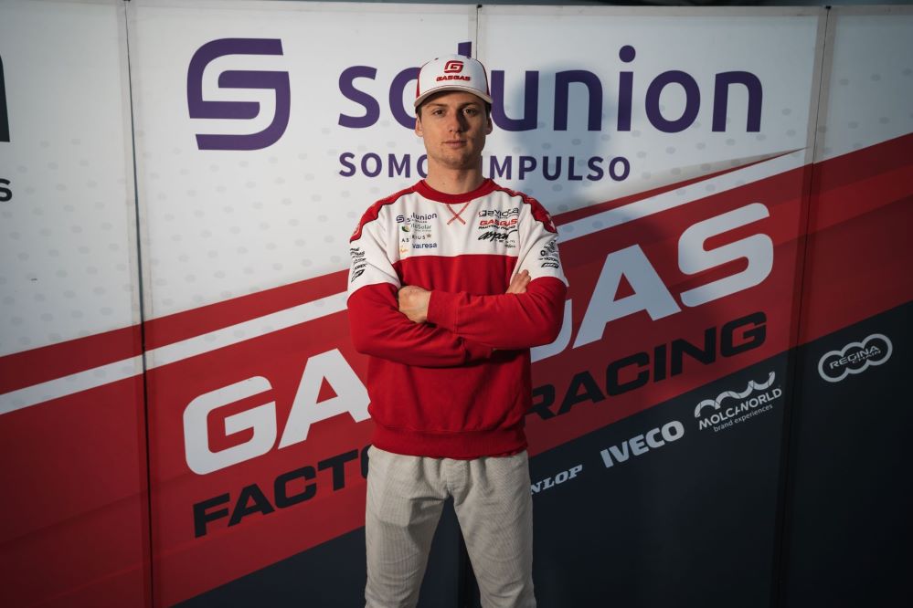 Solunion vuelve a hacer equipo con el Aspar Team para acompañar al piloto Tosha Schareina en el rally Dakar 2023.