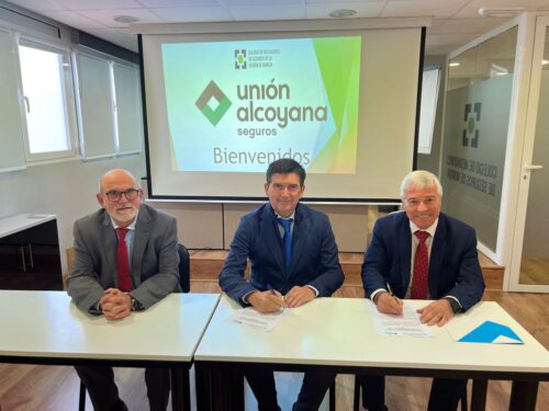 Unión Alcoyana y el Colegio de Murcia sellan su colaboración.
