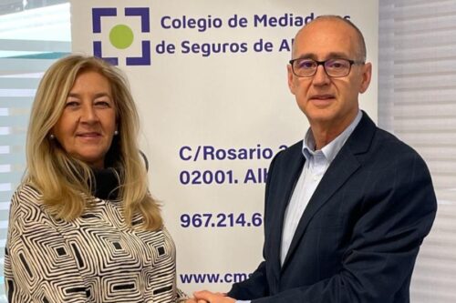 Plus Ultra y el Colegio de Albacete trabajan juntos por el desarrollo profesional del sector