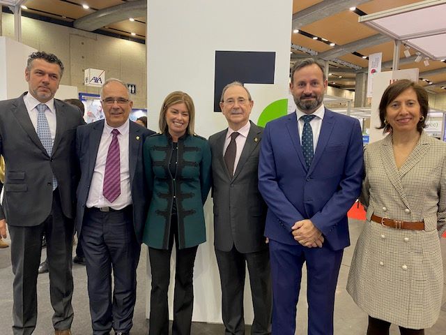 El Colegio de Castellón y AXA han renovado un año más su acuerdo de colaboración, en el marco de Forinvest.