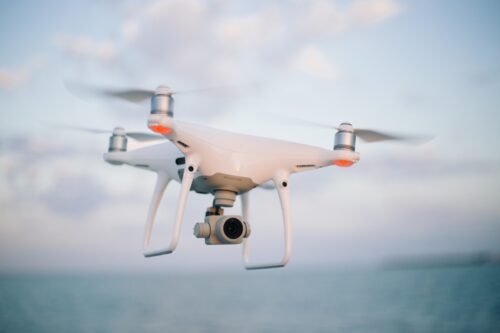 Caser tiene las claves para pilotar drones con seguridad