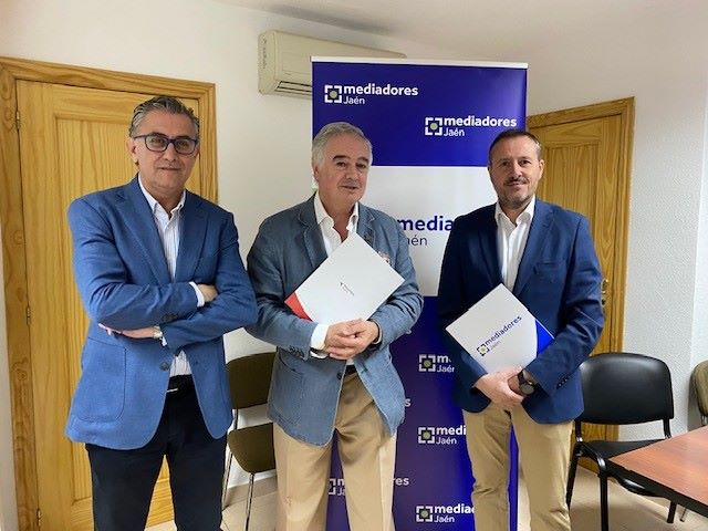 Plus Ultra Seguros, que próximamente se convertirá en Occident, y el Colegio de Mediadores de Seguros de Jaén han renovado su convenio de colaboración.