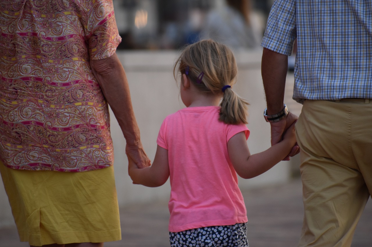 La conexión afectiva y el poder de los lazos familiares entre abuelos y nietos
