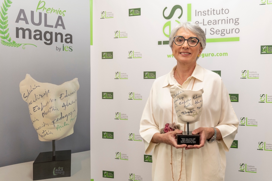 María Eugenia Líbano Balsebre recibe el Premio “Aula Magna” 2023 del IES 