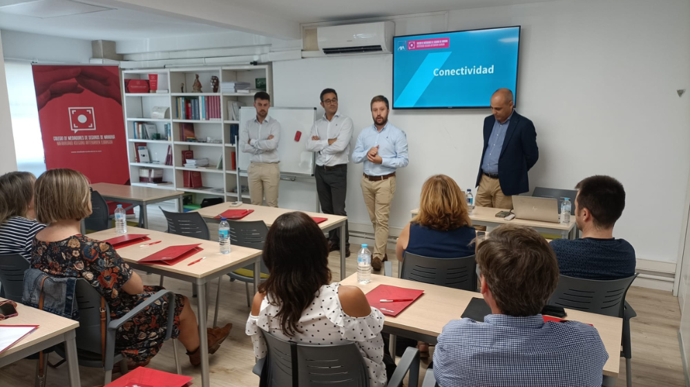 El 9 de octubre, ebroker y AXA mantuvieron un encuentro en el Colegio de Navarra para presentar las novedades en conectividad sectorial.