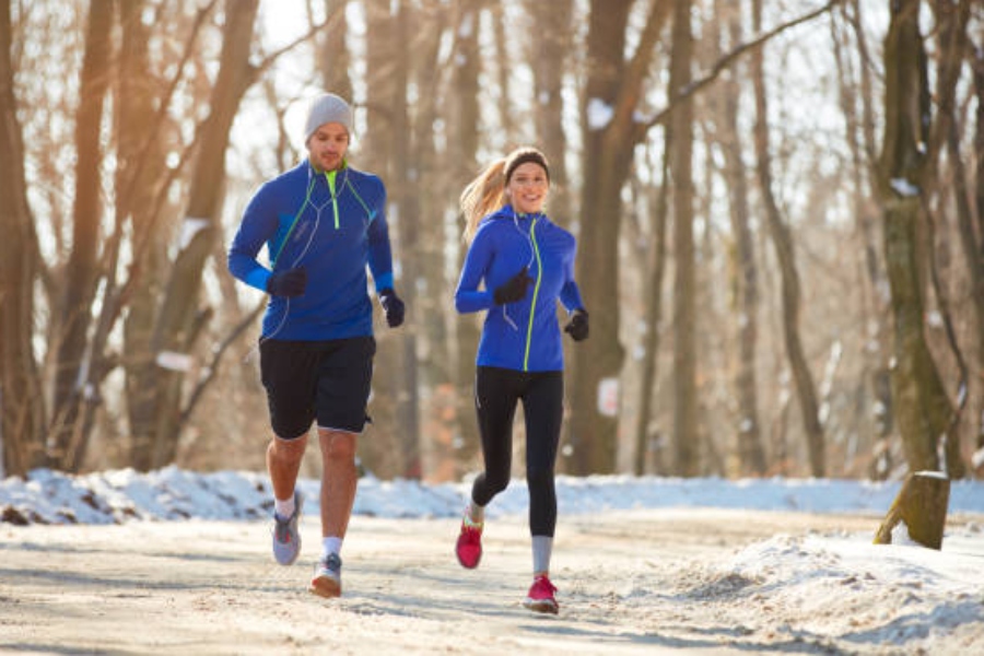 Sanitas ayuda a practicar running en invierno de manera segura