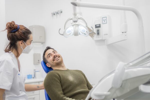 Casi 25 mil pacientes acudieron a clínicas dentales de IMQ en 2023