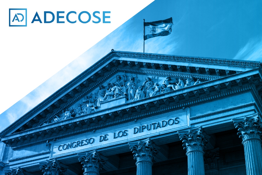 ADECOSE busca el respaldo del PSOE para enmiendas clave en la futura ley de atención al cliente