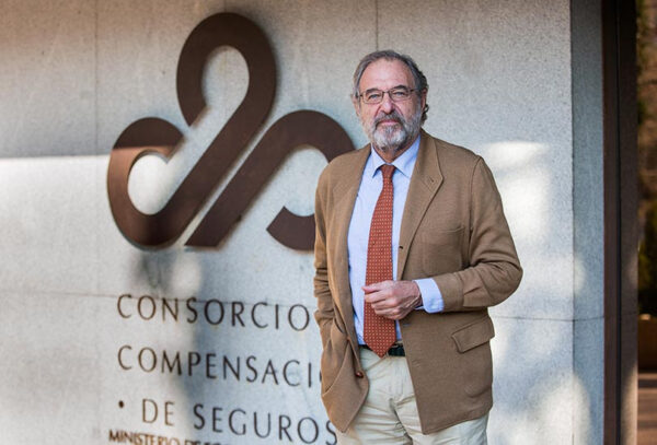 Alejandro Izuzquiza obtiene el Premio Galicia Segura Extraordinario