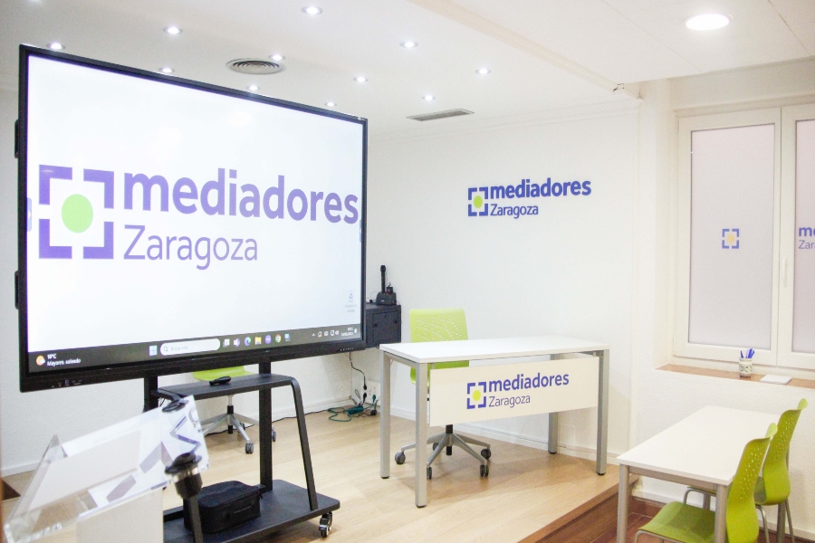 El Colegio de Zaragoza renueva su sala de formación