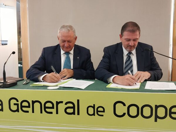 Cooperativas Agro-alimentarias de España y Agropelayo renuevan su convenio