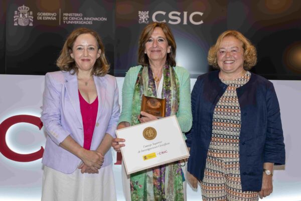 Concesión de la Medalla del CSIC a UNESPA por la Promoción de la Ciencia