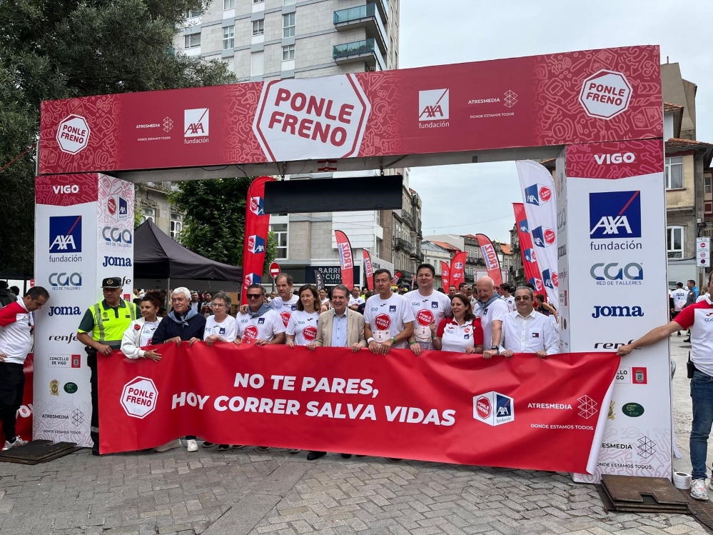 Más de 1.000 personas se suman a la Carreras Ponle Freno en Vigo.