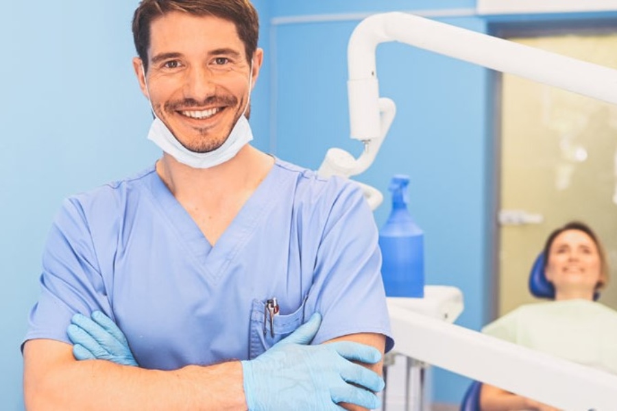 Caser Dental adquiere tres nuevas clínicas en Cataluña