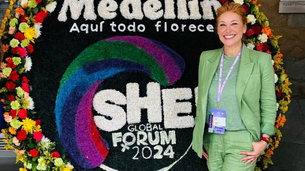 Teresa Viejo, presidenta de la Fundación Diversidad, ha sido galardonada con el Premio “Mujer del Año en Diversidad, Equidad y Género”.