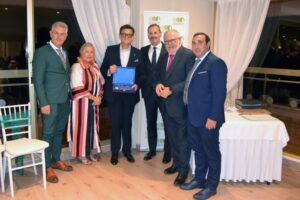 El Colegio de Málaga rinde homenaje a tres figuras clave del sector asegurador en la provincia