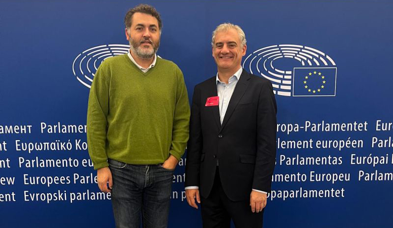 ADECOSE se reúne en Bruselas con el eurodiputado Jonás Fernández para tratar normativas clave del sector, como las propuestas RIS y FIDA.