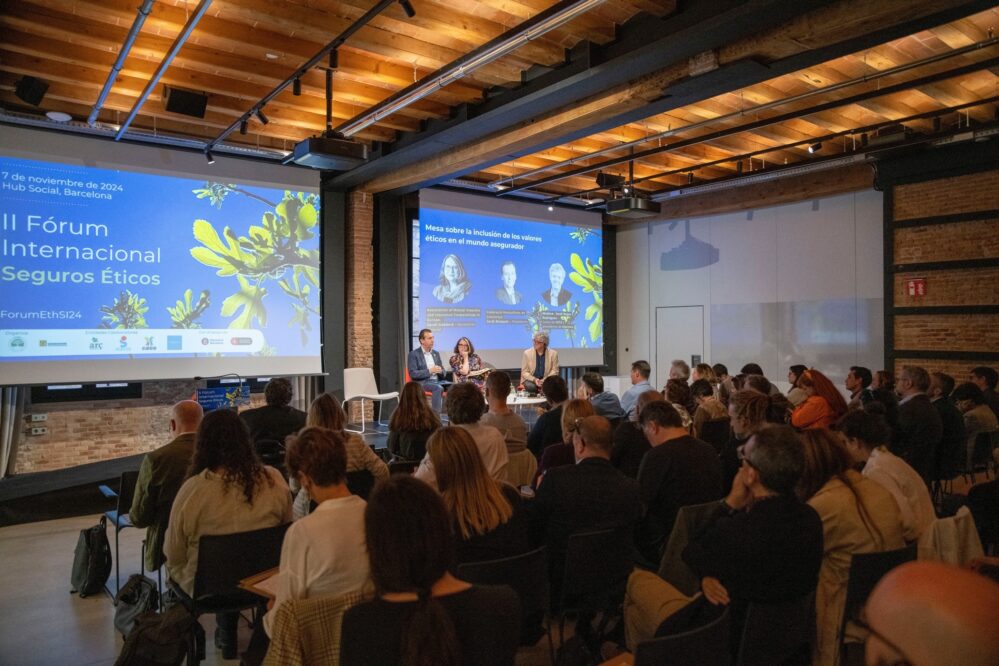 El Hub Social de Barcelona fue sede del II Foro Internacional de los Seguros Éticos, organizado por el Observatorio de las Finanzas Éticas.