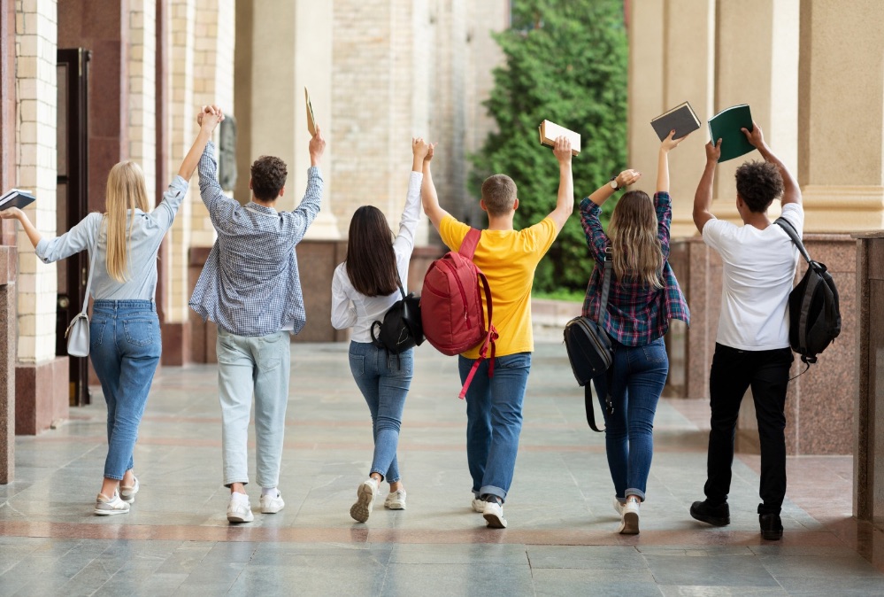 La Fundación MGS ha otorgado las becas de su programa de estudios en el extranjero para jóvenes, con un total de 90.000 euros.