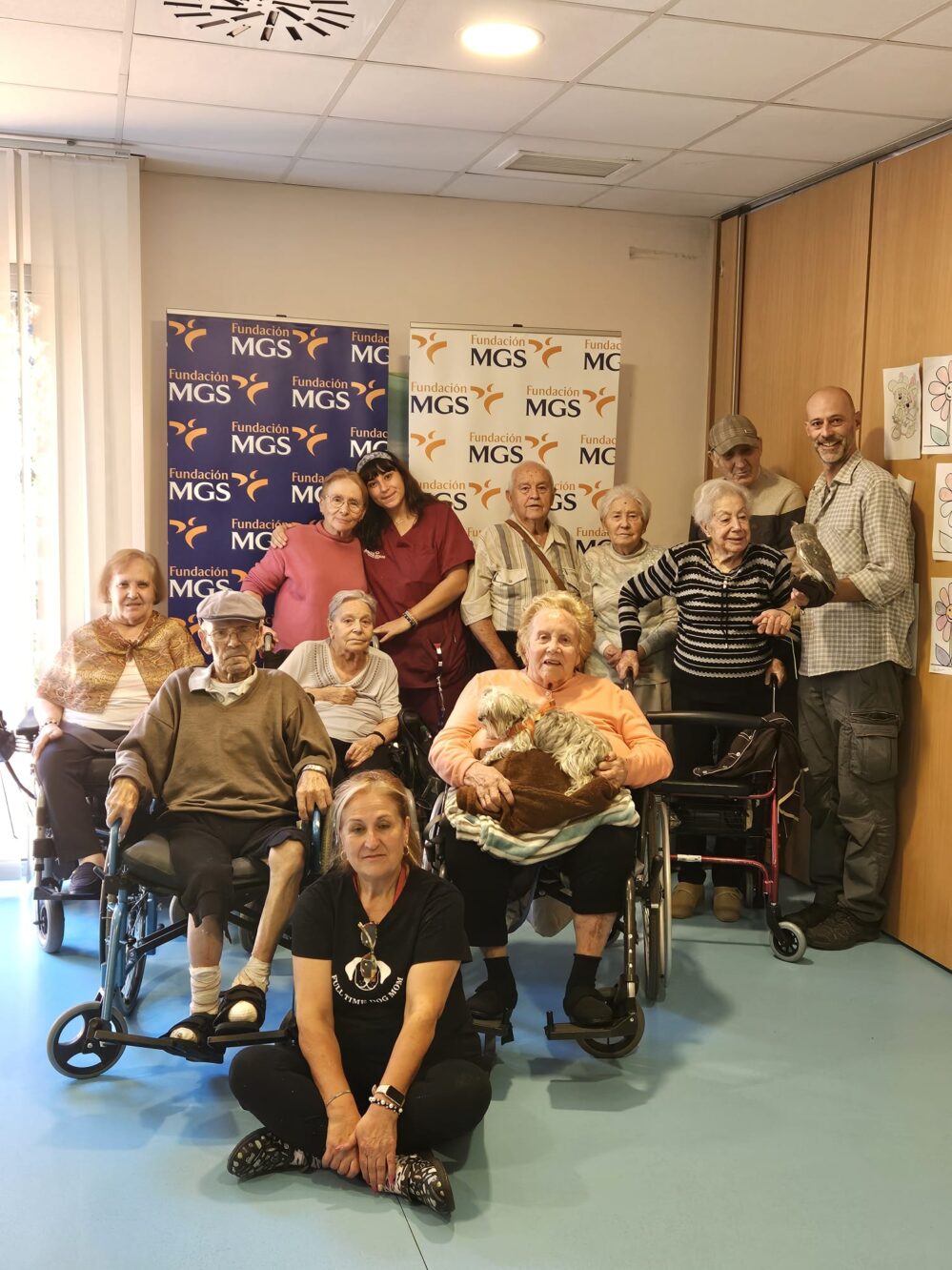 la Fundación MGS ha implementado en 2024 una innovadora iniciativa de terapia asistida con animales en sus residencias MGS Seniors.