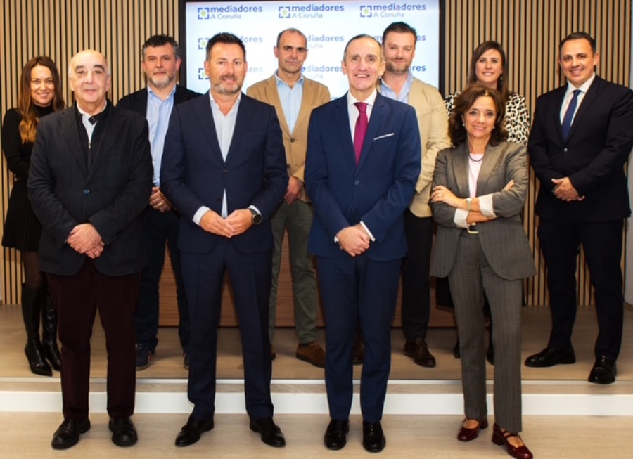 El Colegio de La Coruña celebra la toma de posesión de su nueva Junta de Gobierno