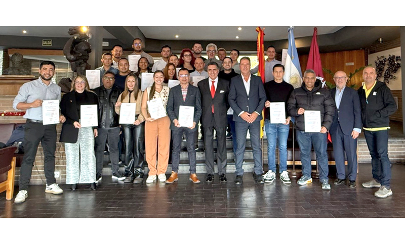 Javier García-Bernal (Apromes) clausura el XII Tour Académico Madrid de la Escuela Internacional de Seguros y Finanzas con SANFI.