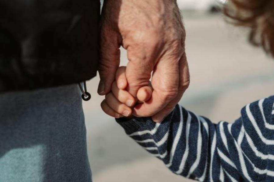 Cómo fomentar una relación sana entre abuelos y nietos