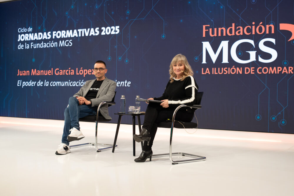 La Fundación MGS inicia su Ciclo de Jornadas Formativas 2025 con una conferencia sobre comunicación no consciente para su plantilla y agentes.