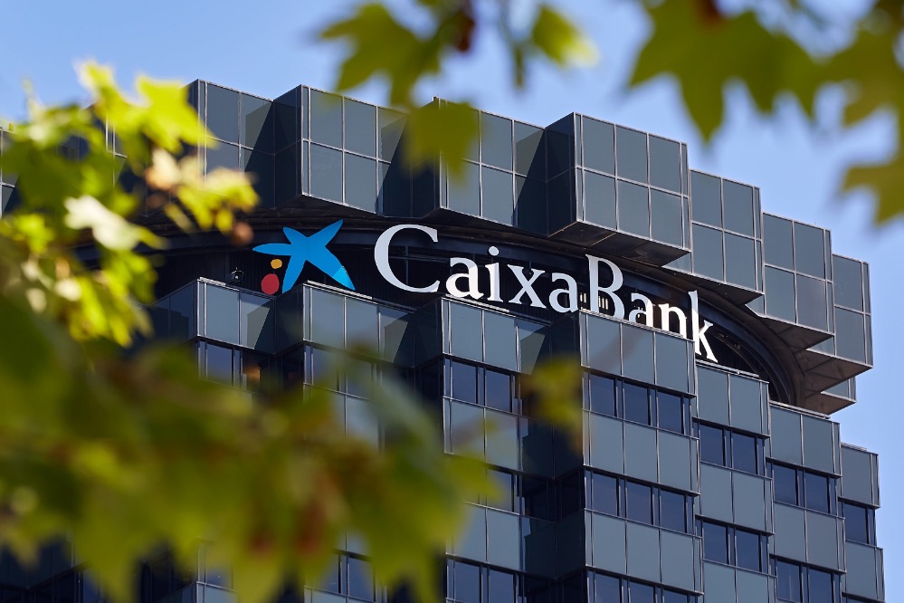 El Juzgado número 2 de Lebrija declara abusiva la inclusión de un seguro de vida en un contrato de hipoteca por parte de CaixaBank.