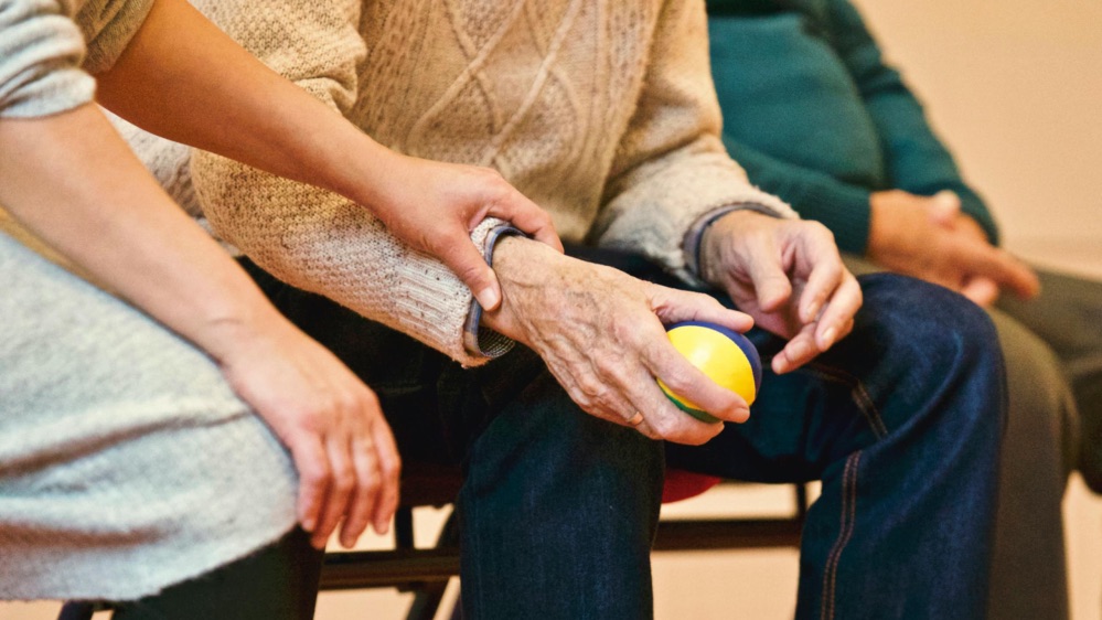 Las habilidades blandas como la empatía, la comunicación y el trabajo en equipo se posicionan como elementos esenciales en la FP de salud.