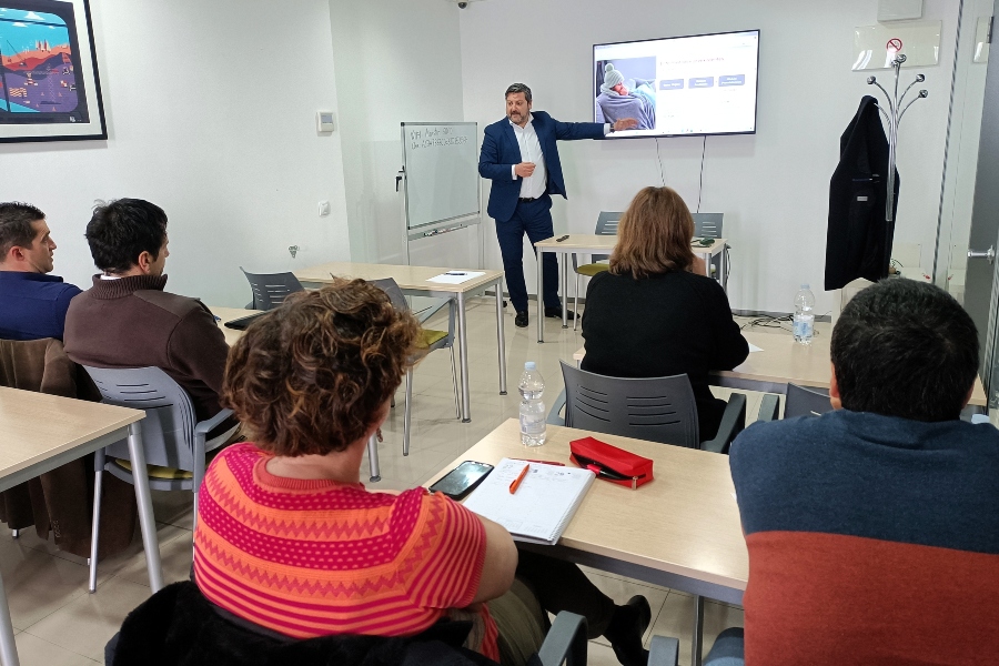 Europ Assistance presenta en el Colegio de Navarra sus novedades en seguros de viaje