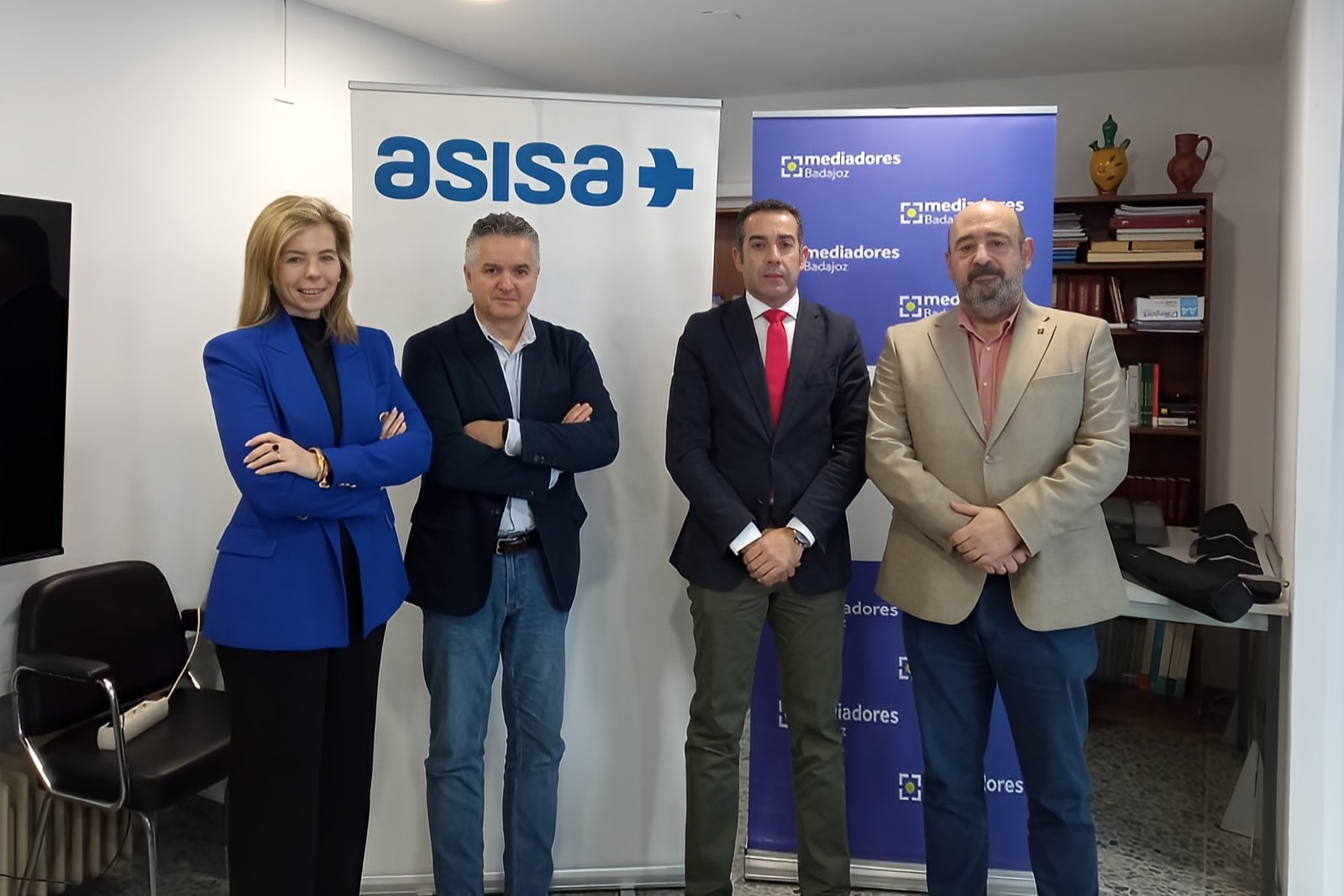 ASISA y el Colegio de Badajoz han reafirmado su compromiso de colaboración con la renovación de su acuerdo.