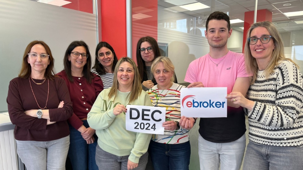 ebroker dedicó más de 100 horas a asesorar a los corredores de seguros en el cumplimiento de esta obligación regulatoria clave