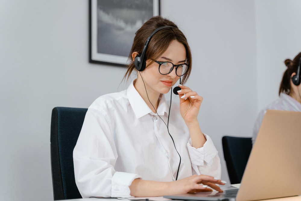 Expertos de las tres compañías expusieron cómo están implementando la IA para ofrecer experiencias más eficientes, personalizadas y seguras.