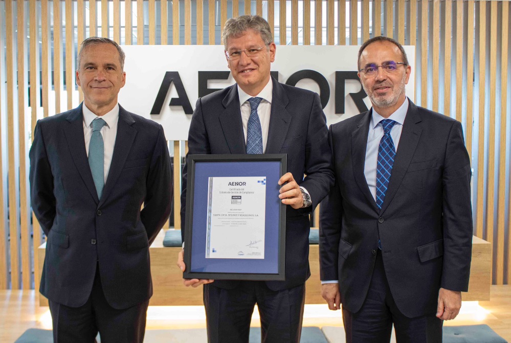 SANTALUCÍA supera una exigente auditoría y suma este nuevo reconocimiento a su apuesta por la sostenibilidad y la ética empresarial.