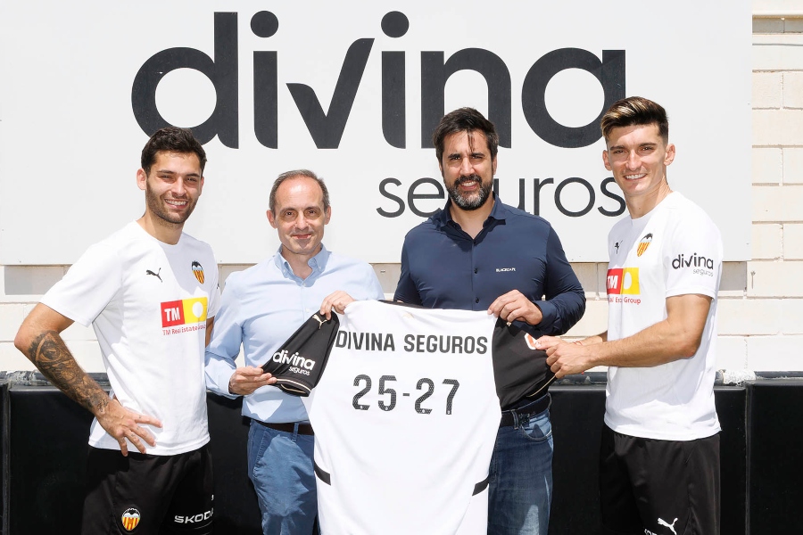 Divina Seguros renueva su alianza con el Valencia CF