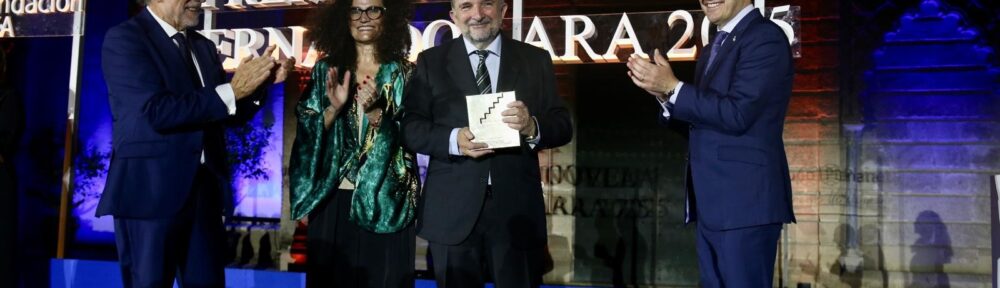 El escritor y periodista Sergio Vila-Sanjuán ha sido galardonado con el XXX Premio de Novela Fernando Lara por su obra Misterio en el Barrio Gótico